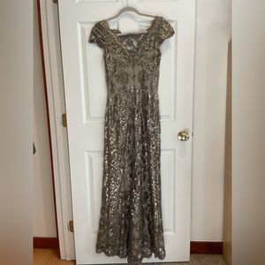 tadashi shoji hartford sequin gown